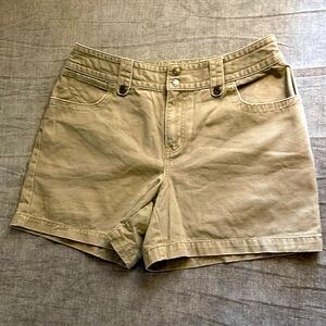 Sonoma army green shorts size 12 100% cotton 24-131